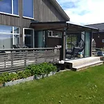Apartament Near Facilities In Grinde, Aksdal